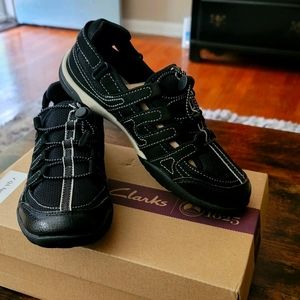 Clarks Womens Vailee Frost Leather Shoes